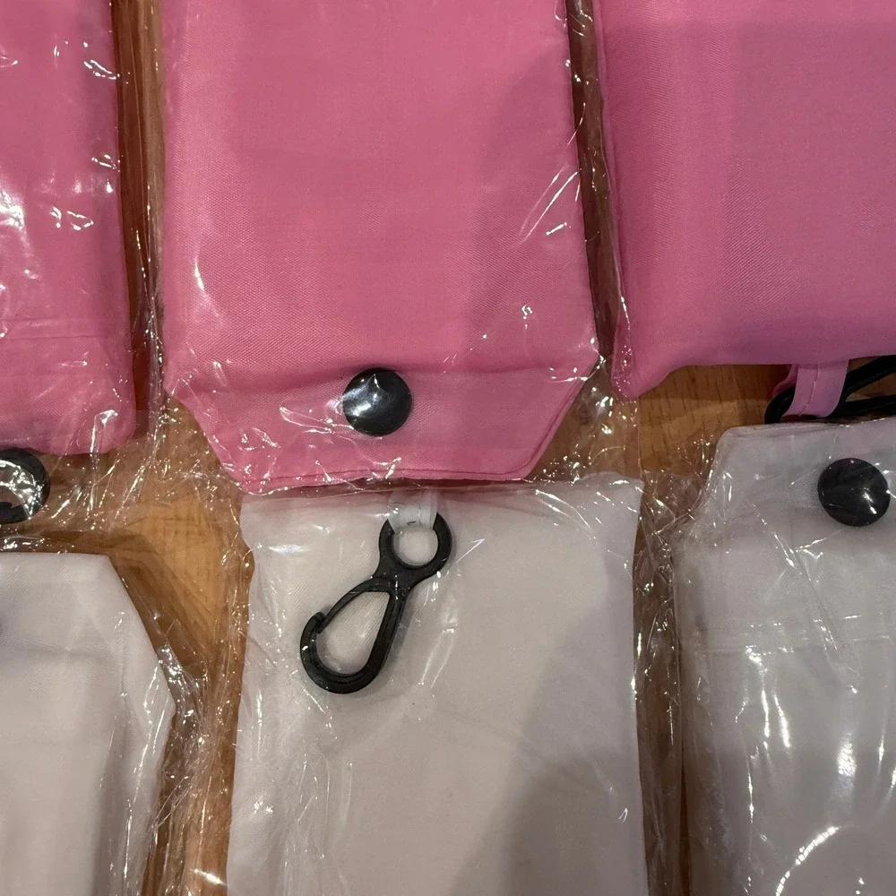 The Unbranded Brand effortlessly carry